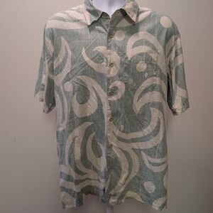 Casual Men's Shirt with Abstract Pattern
